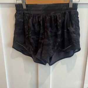 Lululemon Hotty Hot Short II 4" Incognito Camo Multi Grey Black Size 8